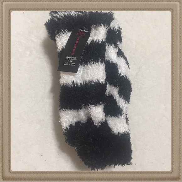 No Boundaries Accessories - 2 Pair Black Fuzzy Socks